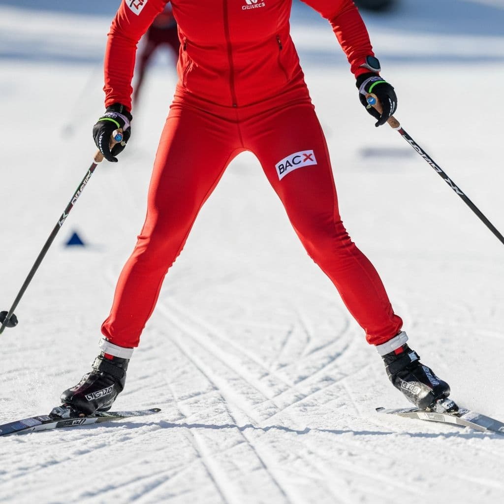 Detailansicht der Skating-Technik beim Langlauf